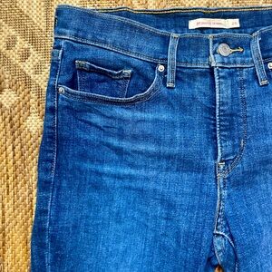 Tall Levi 311 Shaping Skinny Jeans | Dark Wash | Size 28 | 33” Inseam | EUC